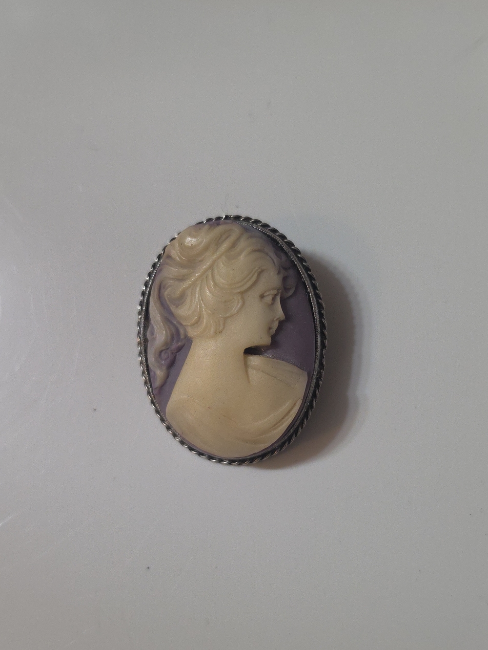 Classic Cameo Portrait Brooch in Cream and Lavender